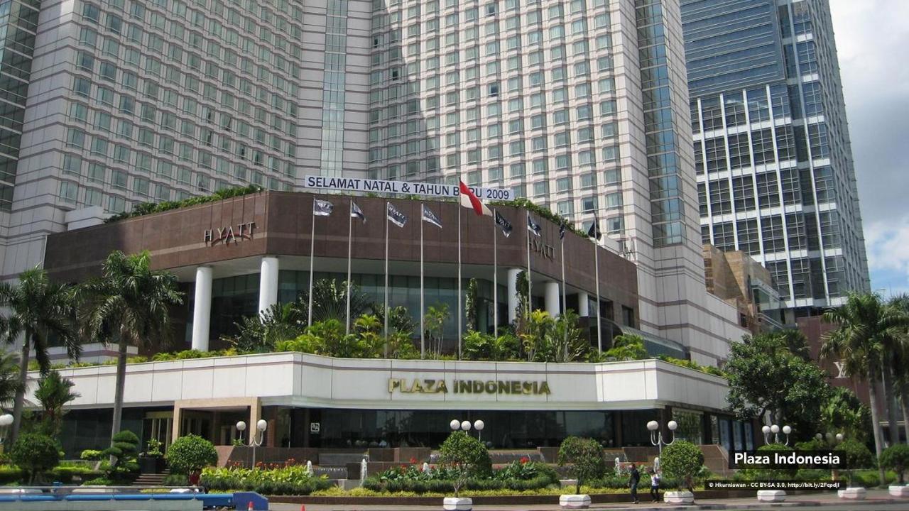 Casa Living Senayan Hotel Jakarta Exterior photo